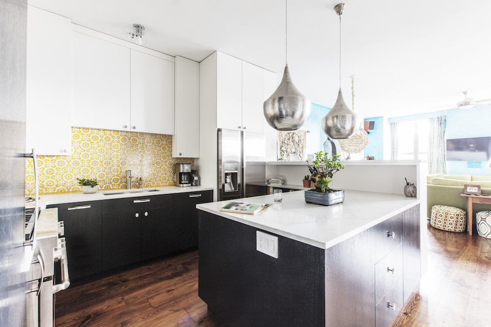 Two-tone kitchen cabinets