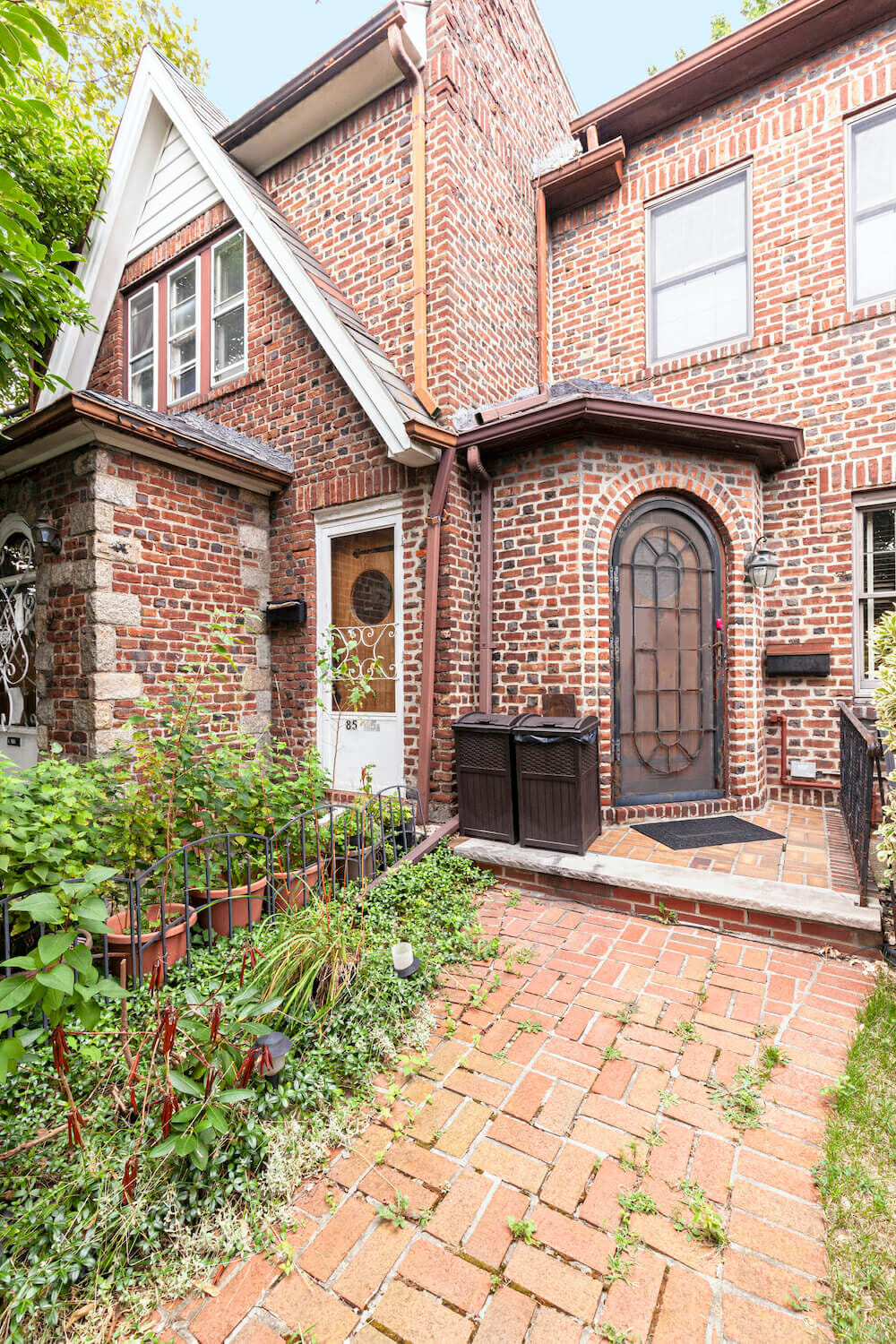 exterior townhouse