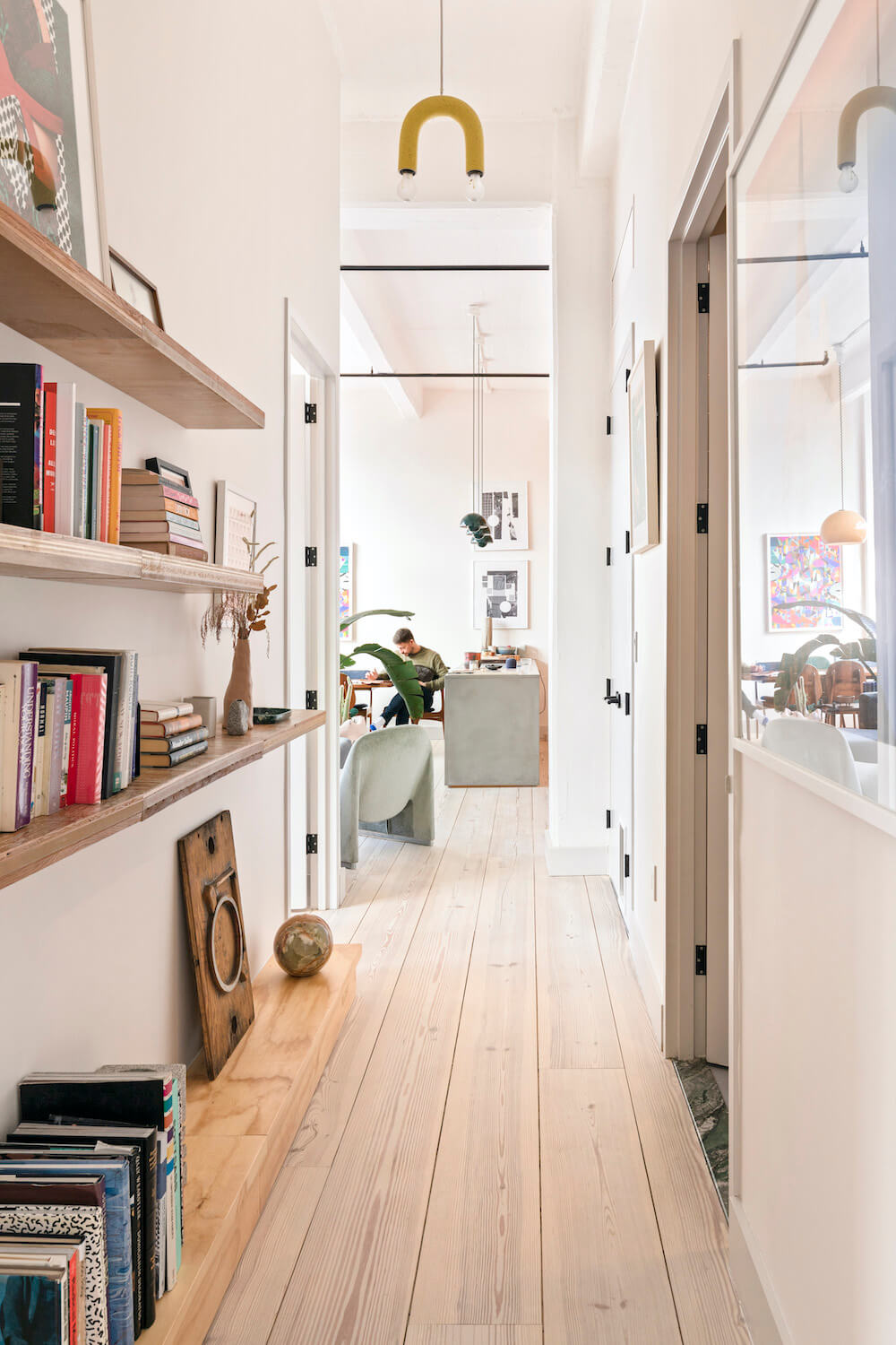 Neutral_bookshelf_hallway