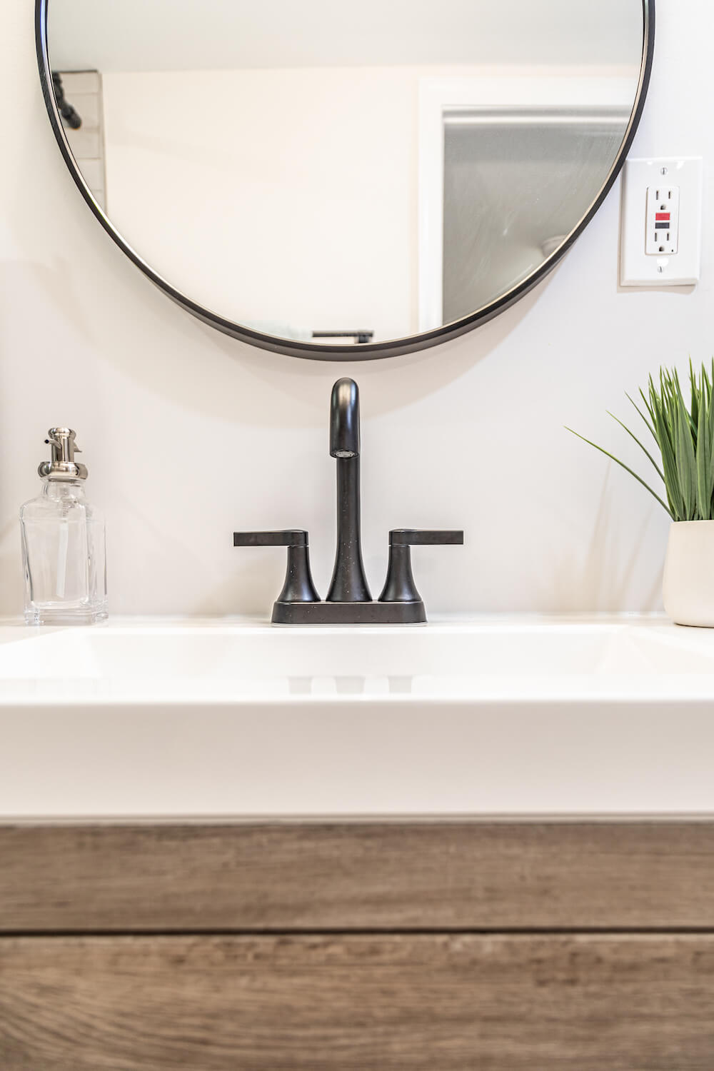 Image of bathroom vanity sink top